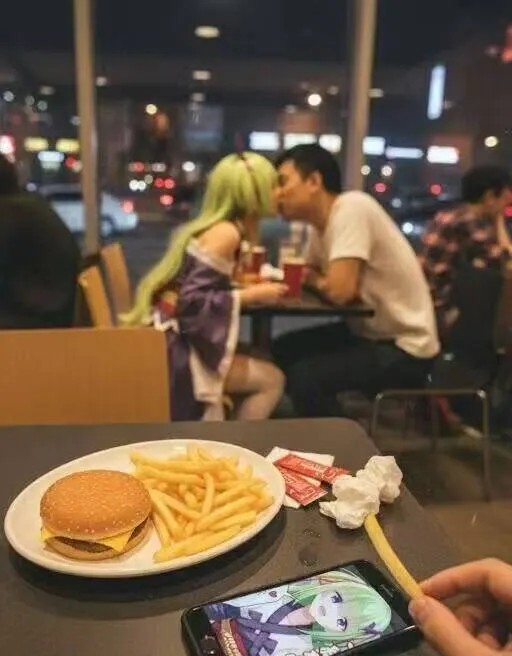 我的朋友陆弘远,他说要用无处不在的AI弹幕做叠叠社
